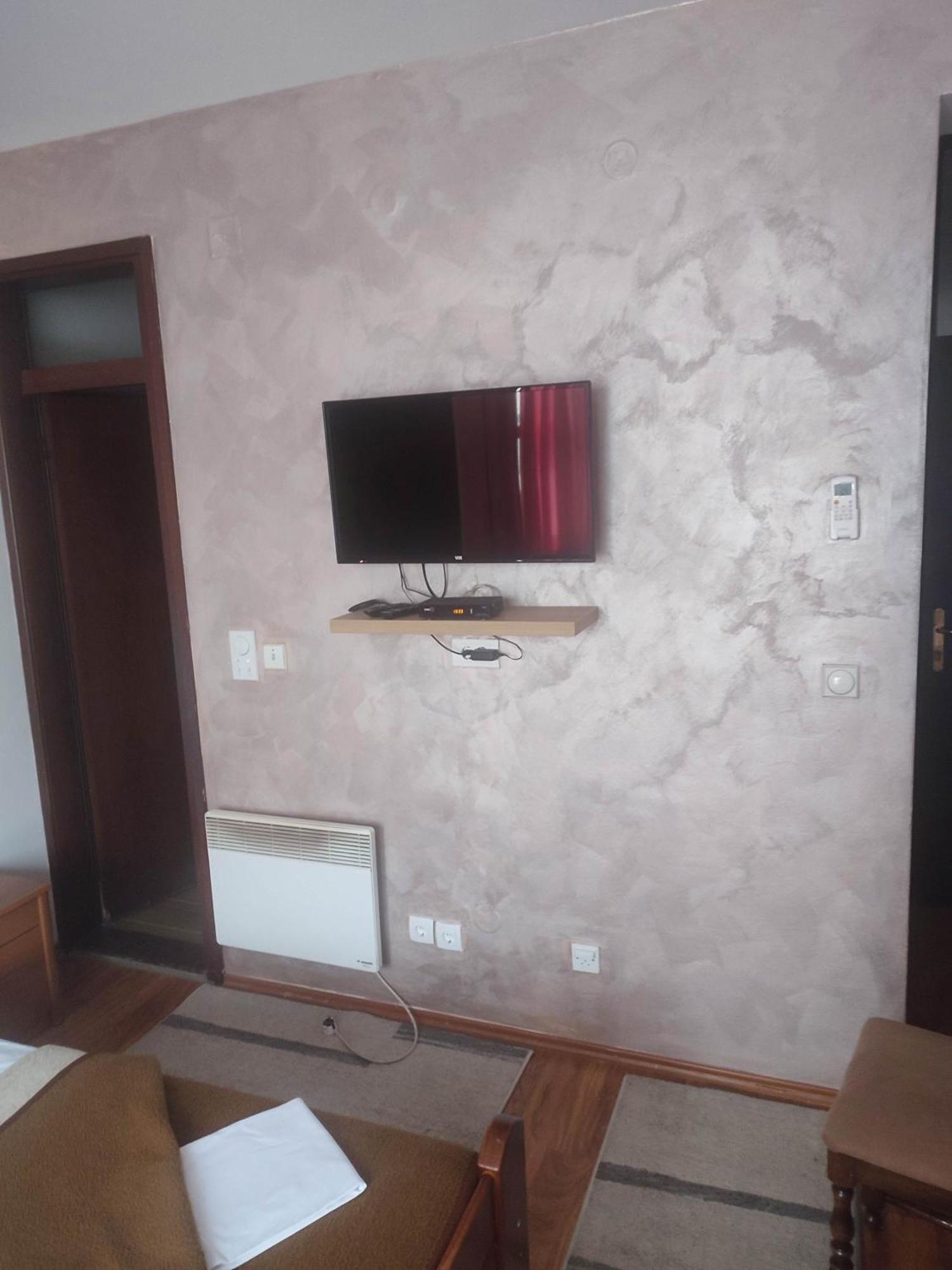לינה וארוחת בוקר Lukavica Pansion Kamin מראה חיצוני תמונה
